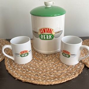 FRIENDS COFFEE CUPS AND COOKIE / COFFEE JAR